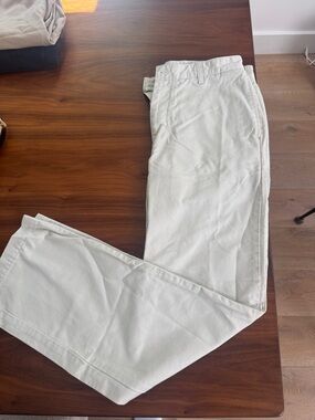 32x32 Vineyard Vines Cream Colored Club Pants